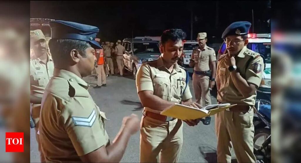 Police Strengthen Night Patrol Across Erode cr4